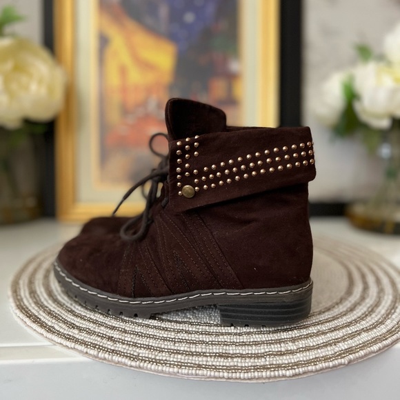 Stuart Weizman girls bootie - Picture 7 of 10